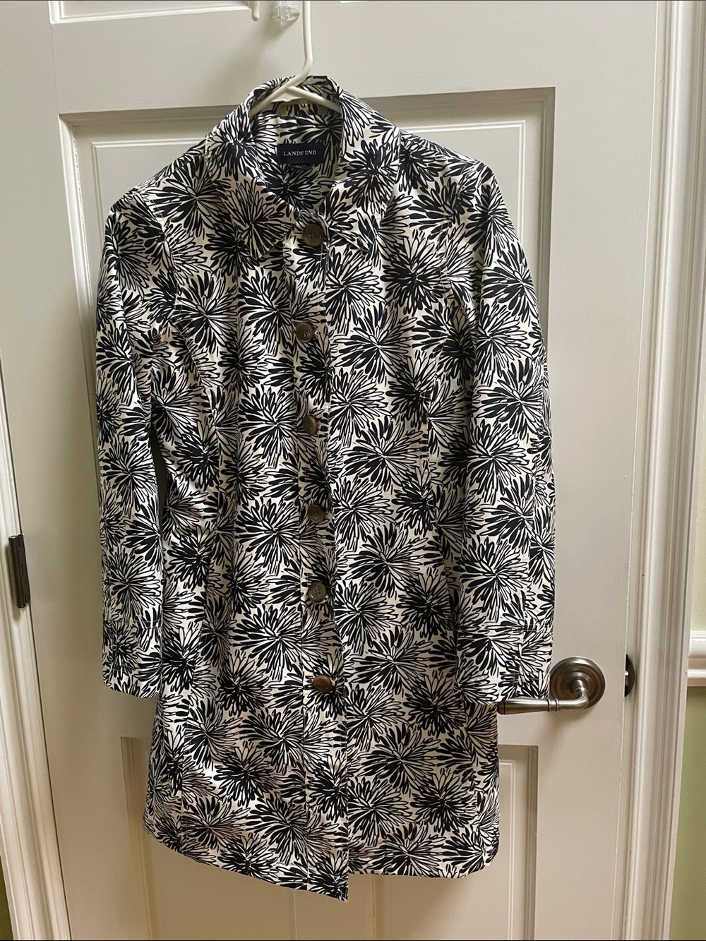 Lands’ End Black and Cream Flower Print Raincoat Size XS 2-4
